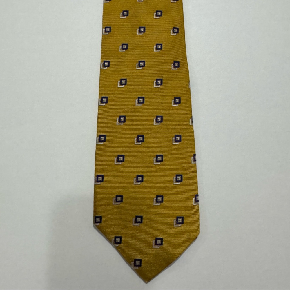 Ralph Lauren Foulard Elegant Geometric 100%Silk Patterned Tie